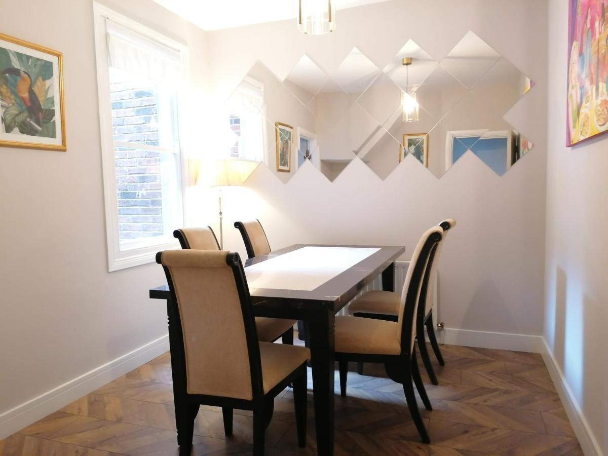 Stunning 3 Bedroom Townhouse In The Heart Of City Belfast Exterior foto